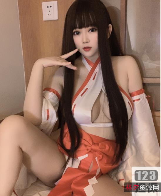 性感女巫:是依酱吖的精彩视觉盛宴