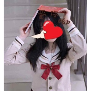 《斗鱼玉女：绝色白皙，才艺出众，一见倾心！》