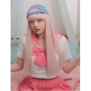 Onlyfans上的童颜大罩杯萌妹evieserena：性感可爱的网红尤物