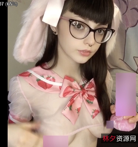 火辣混血小姐姐HoneyMomo的时尚搭配、美妆技巧、旅行记录等精彩视频