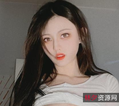 网红狐狸小妖LUCKYYCXYHLXY的美丽力量:火辣外表与护肤穿搭秘诀