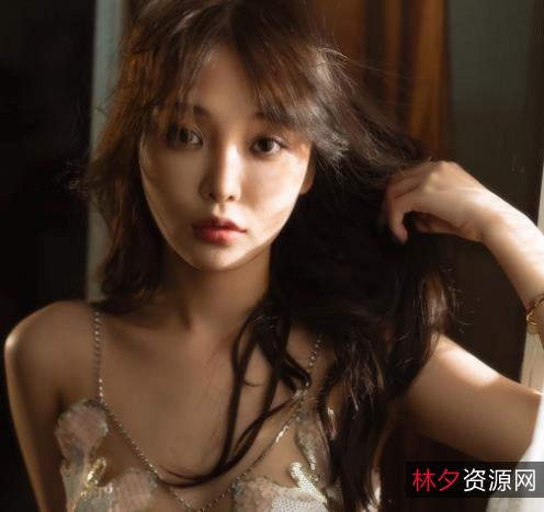 玫瑰娅幺幺茶：精彩的摄影视频，让你感受到超越时空的美感！