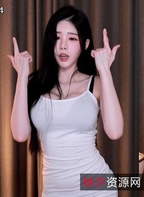 精选商品新款夏季T恤新款夏季T恤：舒适简约风格、百搭休闲装