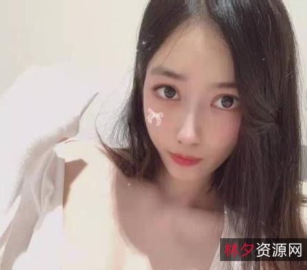 易直播过气学姐：火辣辣的外表与女神般气质，出色技巧与烹饪能力，带给你无限乐趣！