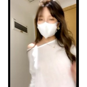 女主播一只奶包作品两部