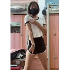 白色梦幻舞蹈系学生主播自选合集50V8.4G视频，百度盘B001-B700期B701期，解压密码aifuliji.mlaifuliji.tk，2345好压、Bandizip、RAR解压缩全能王、7Z压缩。