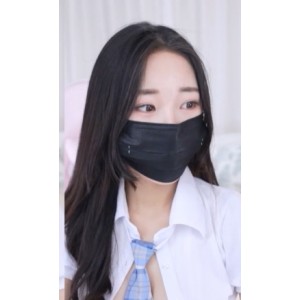 韩国热舞视频Lina的精彩表演：追梦之路，努力收获满满的欢呼！