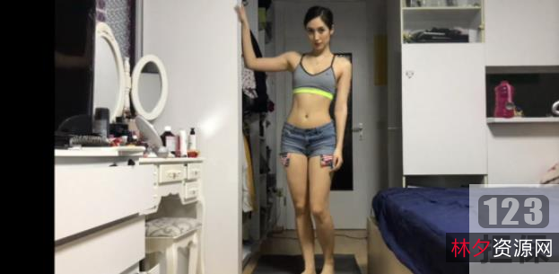 网红美少女MaggieQ高颜值瑜伽写真：一字马、倒立、马翻等经典动作