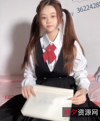 精选COS萌妹六碗鱼子酱私拍完整合集：清纯可爱、豪放的浮力姬，高情绪紫薇秀，光“阴”馒头鲍，出水把自己玩到出水！8V-2.3G高清资源！