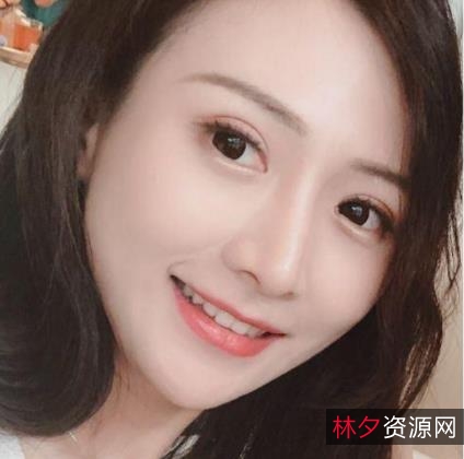精选美女与小苹果的浪漫爱情:火辣身材、完美颜值、倒立擦,一切尽在不言中