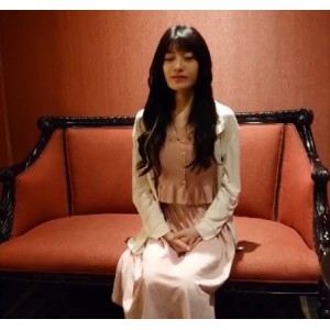 《网红范冰冰：高端美女、人瘦奶大、BB超级粉嫩，1V+1.2GZIP视频资源》