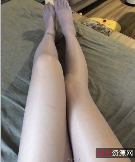 网红大爷马维斯超火爆组合：黑加仑子味套图、高清某处图、恋足者福音，丝袜高跟美脚打个∠先！