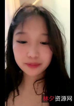 清纯美女约P友，矜持打粑粑，有榨汁机大礼