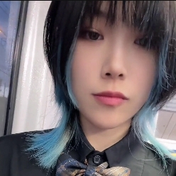 反差风光“阴”眼镜，学生妹必备！210P53V8.10G，百度盘轻松搬运！