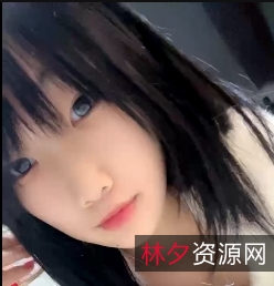 火辣苗条美女：80多斤飞机场粉嫩翘起屁屁，特写穴扒拉神秘处视频。