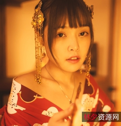 高端摄影网红名模私拍有尺度露脸拍摄