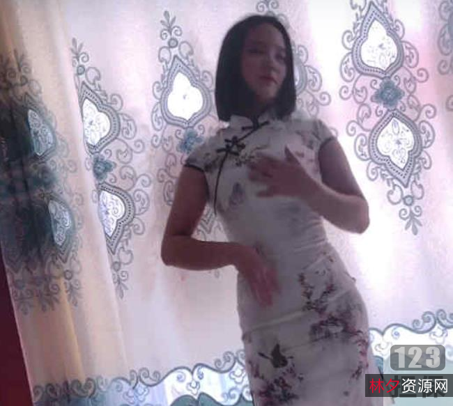 依云绅士网红小姐姐的平凡挑战——开启新世界的实用xing+yu望