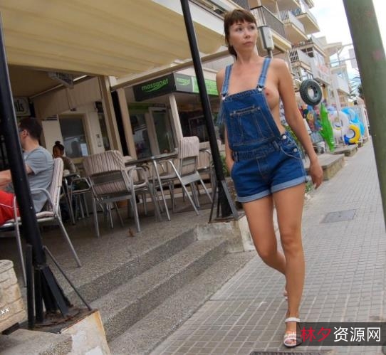 Naughty_lada欧美风性感透视装，让老阿姨也能在公共场合下垂手可得！