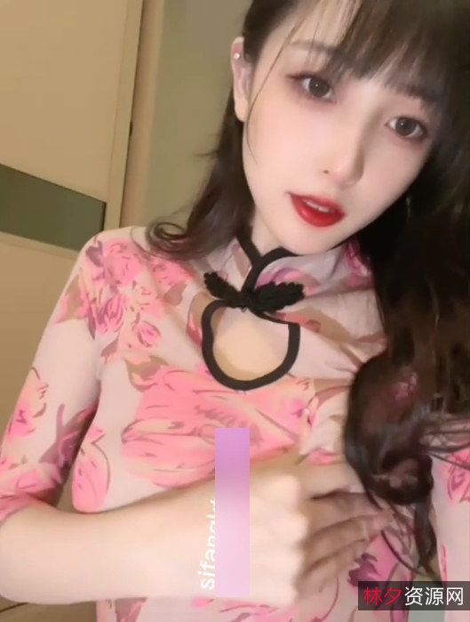 林星阑设计的印花旗袍,百度盘有售