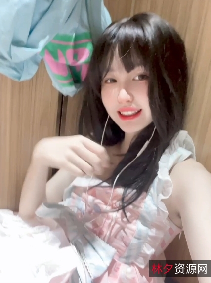 小雪反差婊比心陪玩资源合集[百度盘][23v+9.8g]