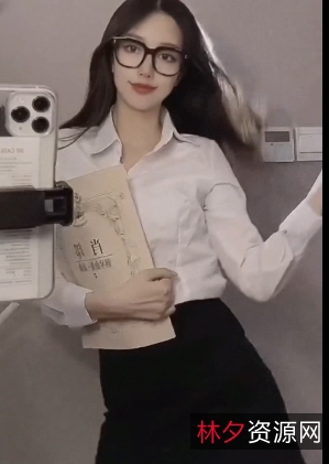 精选开放反差婊推特合成甄选：各式女神成为胯下小狗玩弄[1V+2G][百度盘]