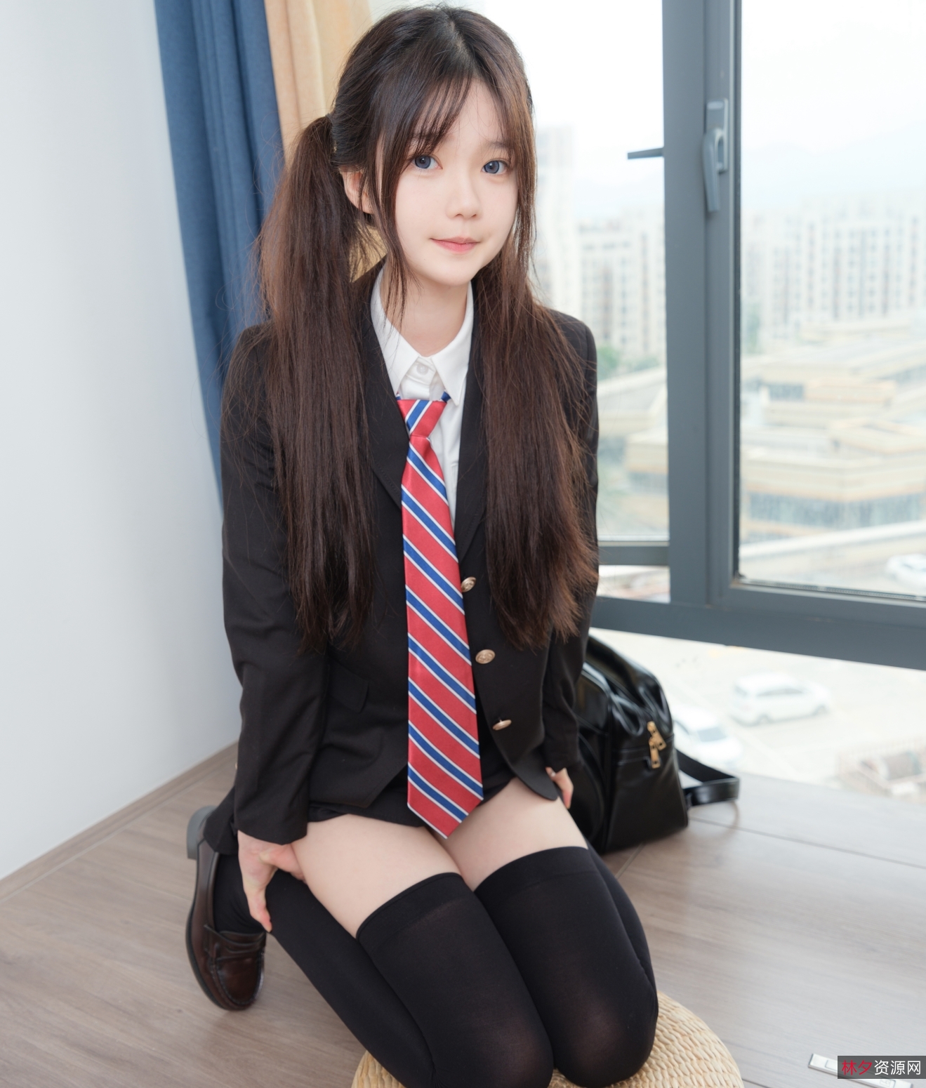 小恩黑丝10G1v多人游+10百度盘