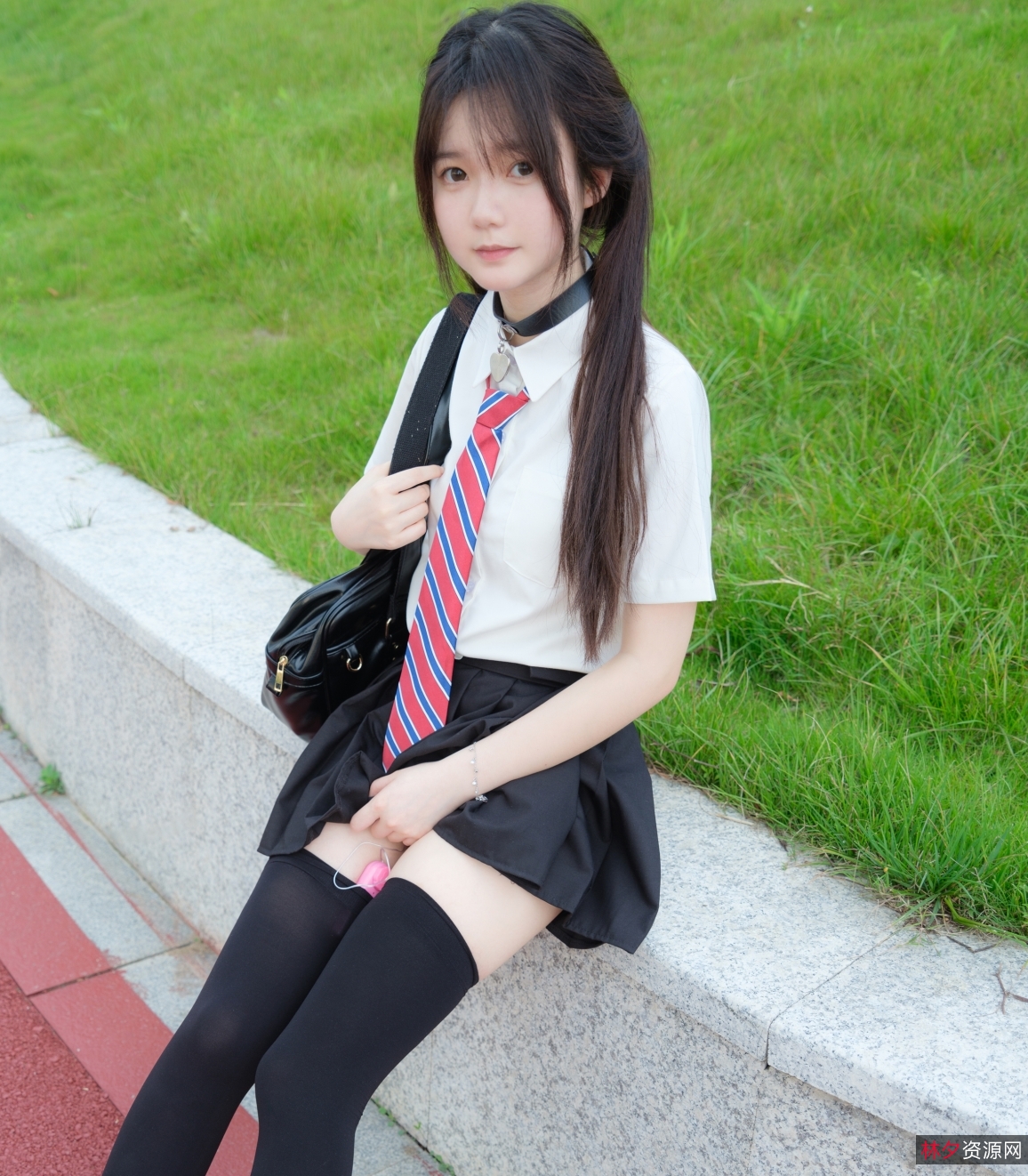 小恩黑丝10G1v多人游+10百度盘