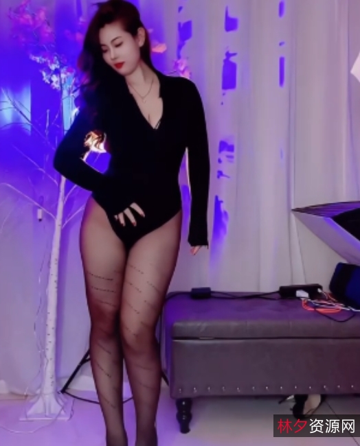 百万网红安妮朵朵最新3000元定制视频6部完整版