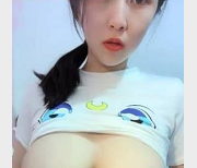 气质奶妈聊天挤馒头直播间