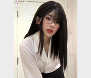 1.顶级反差婊抖音皮皮虾网红在下小羊2.L舞精华啦，抖音网红在下小羊3.黑颜掰妹紫薇，顶级反差婊皮皮虾4.207V，抖音网红在下小羊精选