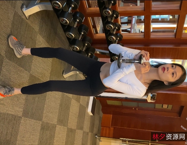 紧身长裤翘臀美女视频-2V/17.47G-百度云