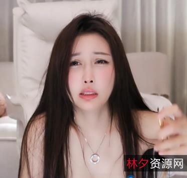 倒着喷的Peeggy-fun花式人体喷泉