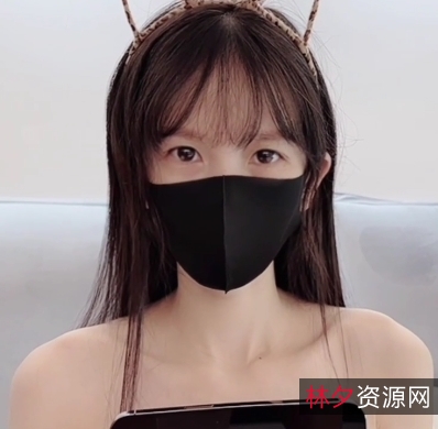 精选光“阴”妹子天花板粉色情人COSPLAY性感野猫舔食美味棒子1V+600m百度盘