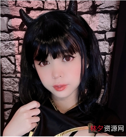 网红kittyxkum绯红小猫