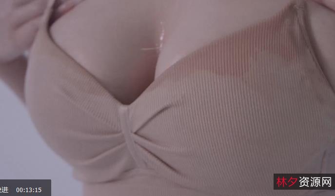 暴走N子秀：Nina自拍美丽场景，下载观看！