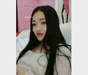 旺仔牛B糖：S级自拍视频，小伙伴KTV三人游，文轩李寻欢合作，爆弄表演