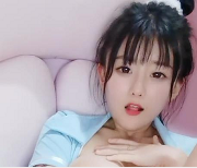软妹子主播：一线天玩法大揭秘，露脸粉丝合作视频15V、5.9G