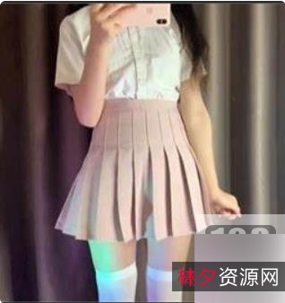 邻居的妹妹心事重重，孤单的她需要倾诉