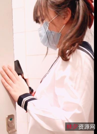 工口糯米姬超市厕所1V1G视频曝光！穿着JK遭色M跟踪，全网骂男主老B嚯嚯