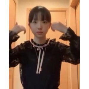 岛国学生妹自拍爆火视频，可爱未CN跳舞亮点