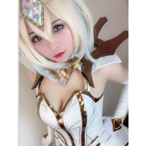 《Sola酱：双马尾少女与灵体老头的不甘心村庄故事》