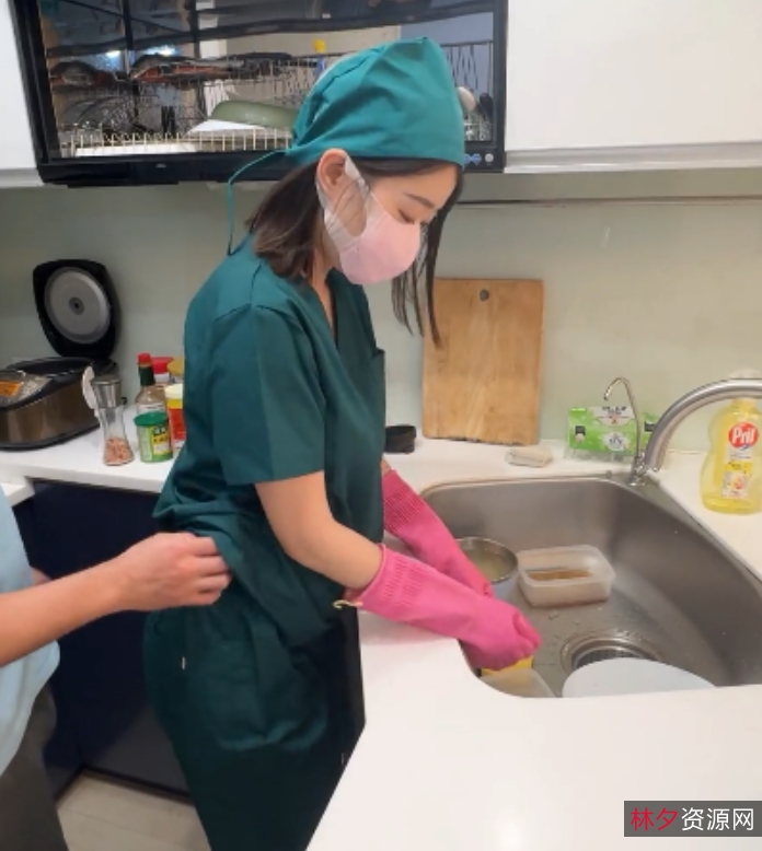 117v+22.2G台湾反差瑜伽教练ssrpeach合集视频：清华大学毕业，压缩双层，快乐健身之旅