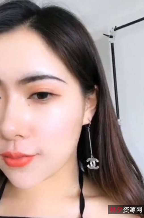 性感黑色蕾丝玩铁女神,1小时490兆视频,宅男互动对白清晰解压方式