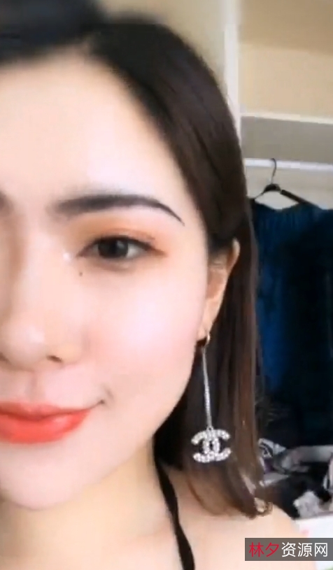 性感黑色蕾丝玩铁女神,1小时490兆视频,宅男互动对白清晰解压方式