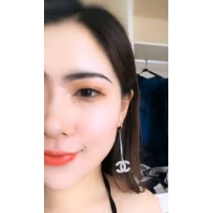 性感黑色蕾丝玩铁女神，1小时490兆视频，宅男互动对白清晰解压方式