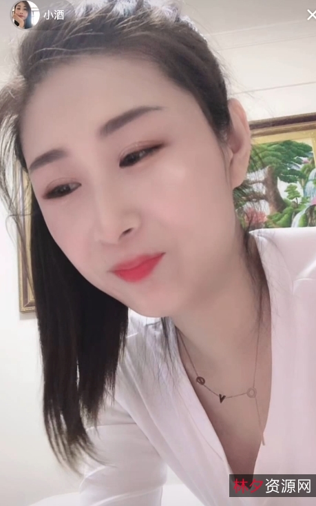 疯狂抖音：明星直播故意展示性感热裤，永久链接失效补