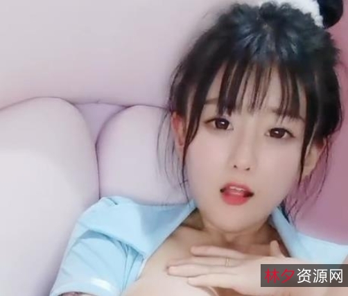 清纯直播软妹子软软小湿妹最新合集1VXXG，甜美可爱