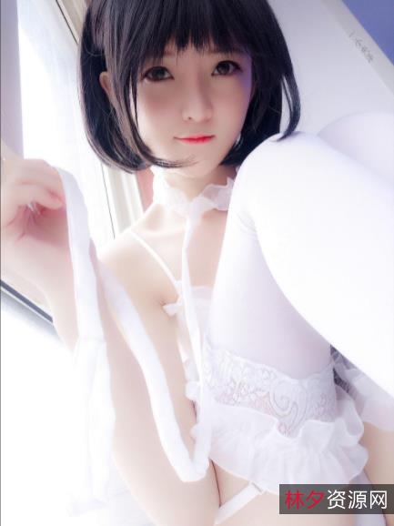 某推甜美一小央泽最新合集4V4.7G，背带裤与圣诞五号房