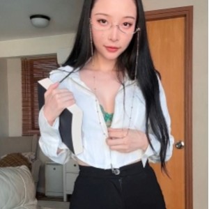 推特jenny孙禾颐私密资源包36G全收录