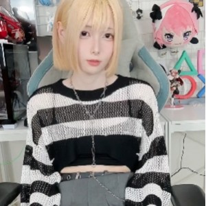 秋月真绫荤素搭配特辑29部6.93G超带劲